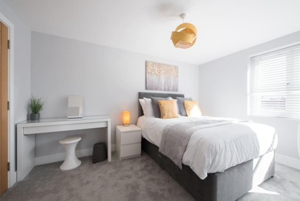 Beautiful, Spacious 1 Bed Flat Brentwood Exteriör bild
